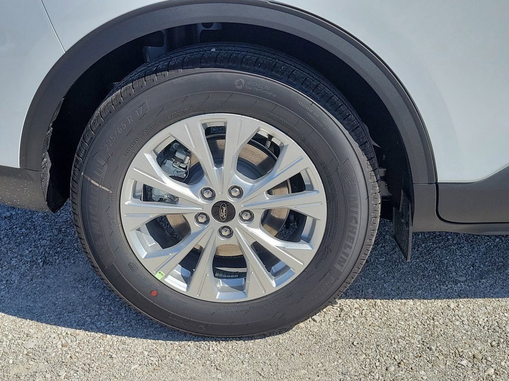 Ford Escape - Thumbnail 5