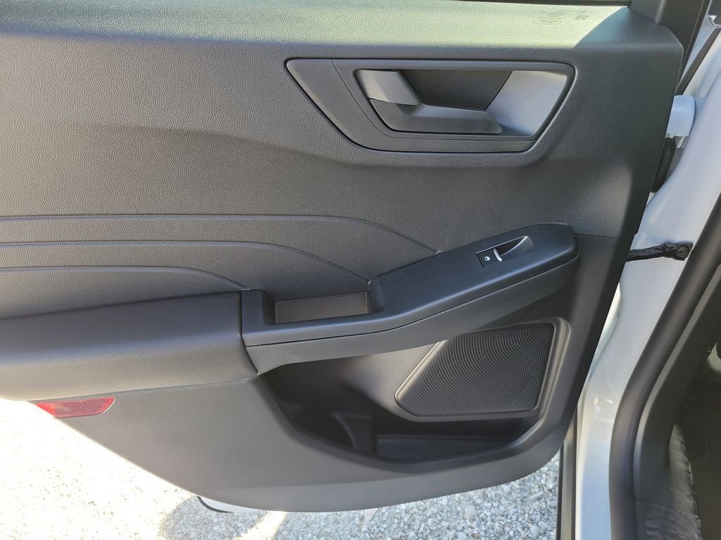 Ford Escape - Thumbnail 17