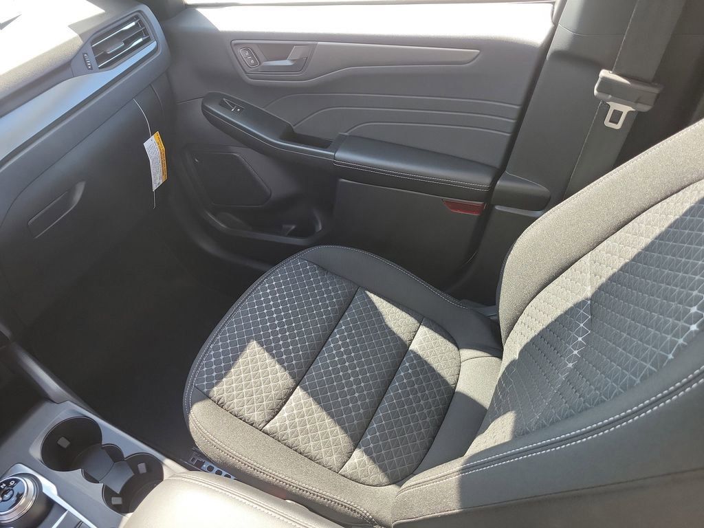 Ford Escape - Thumbnail 15