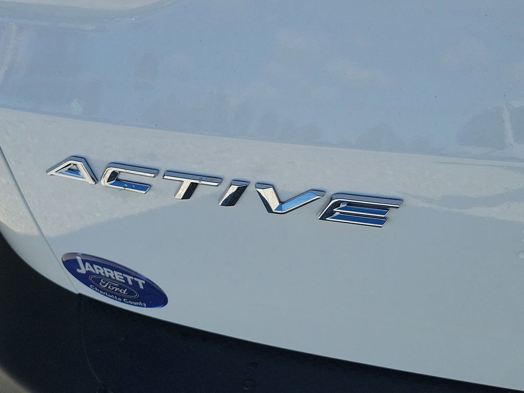 Ford Escape - Thumbnail 8