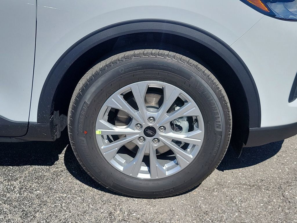 Ford Escape - Thumbnail 7