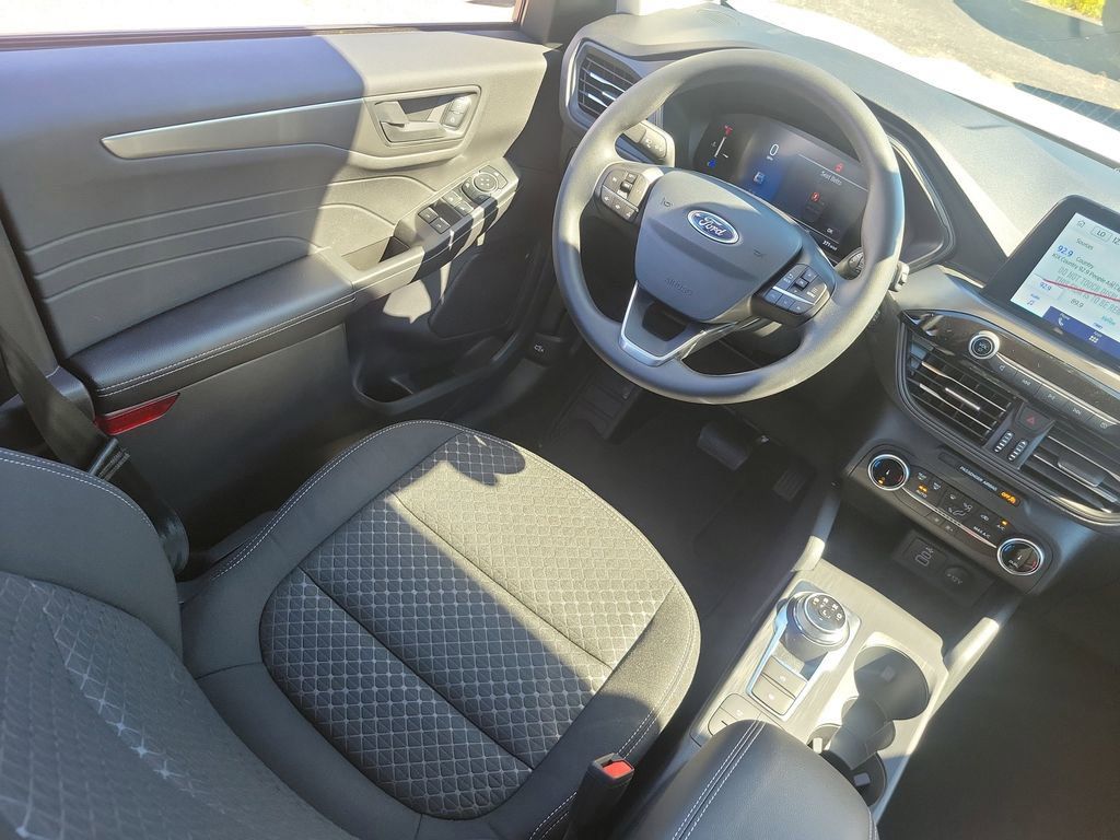 Ford Escape - Thumbnail 13