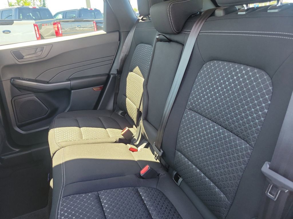 Ford Escape - Thumbnail 10