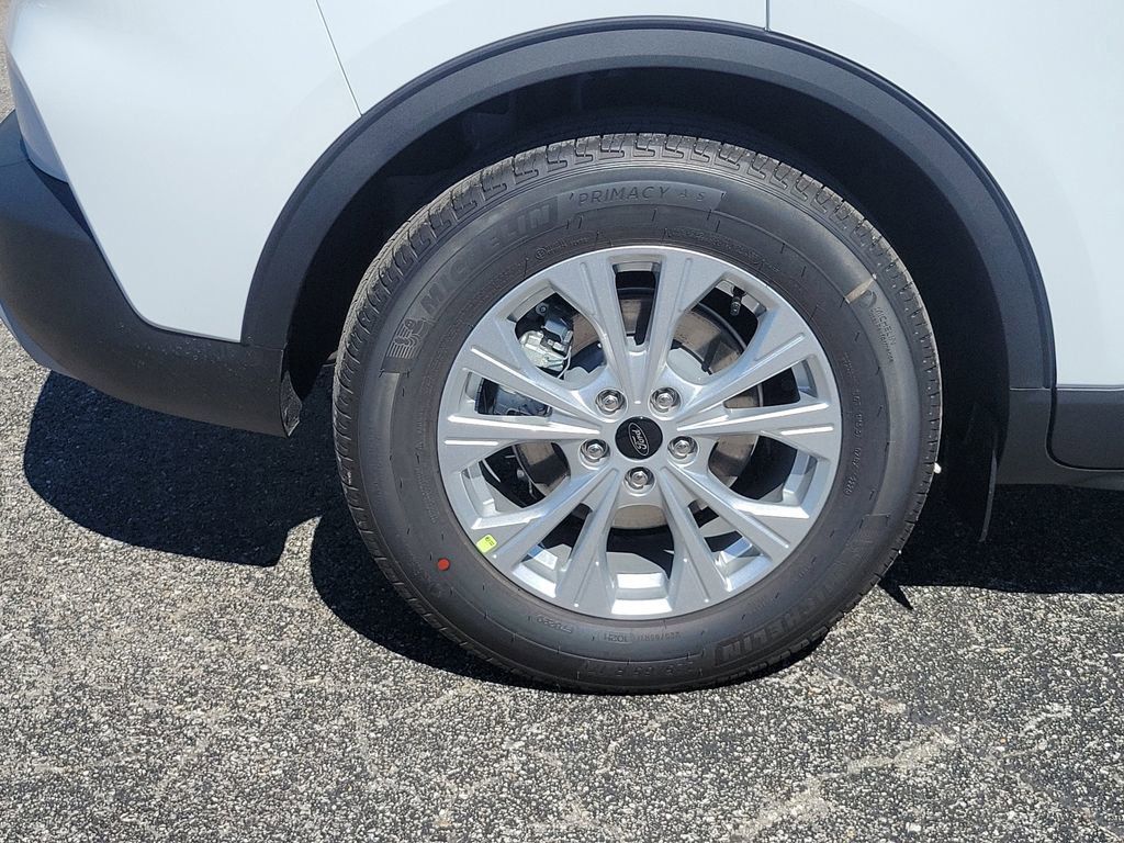 Ford Escape - Thumbnail 5