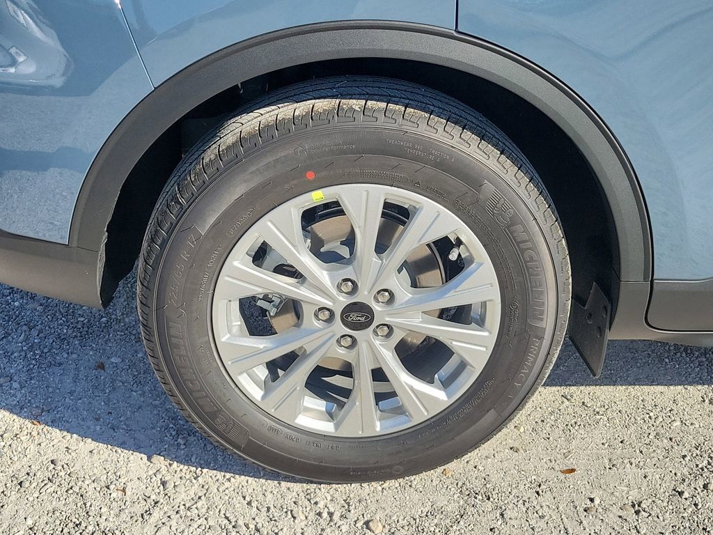 Ford Escape - Thumbnail 5