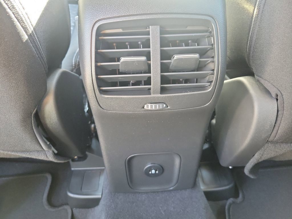 Ford Escape - Thumbnail 11