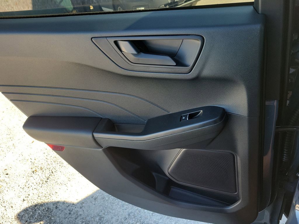 Ford Escape - Thumbnail 12