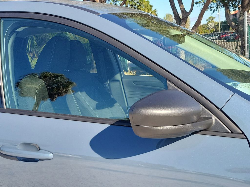 Ford Escape - Thumbnail 6