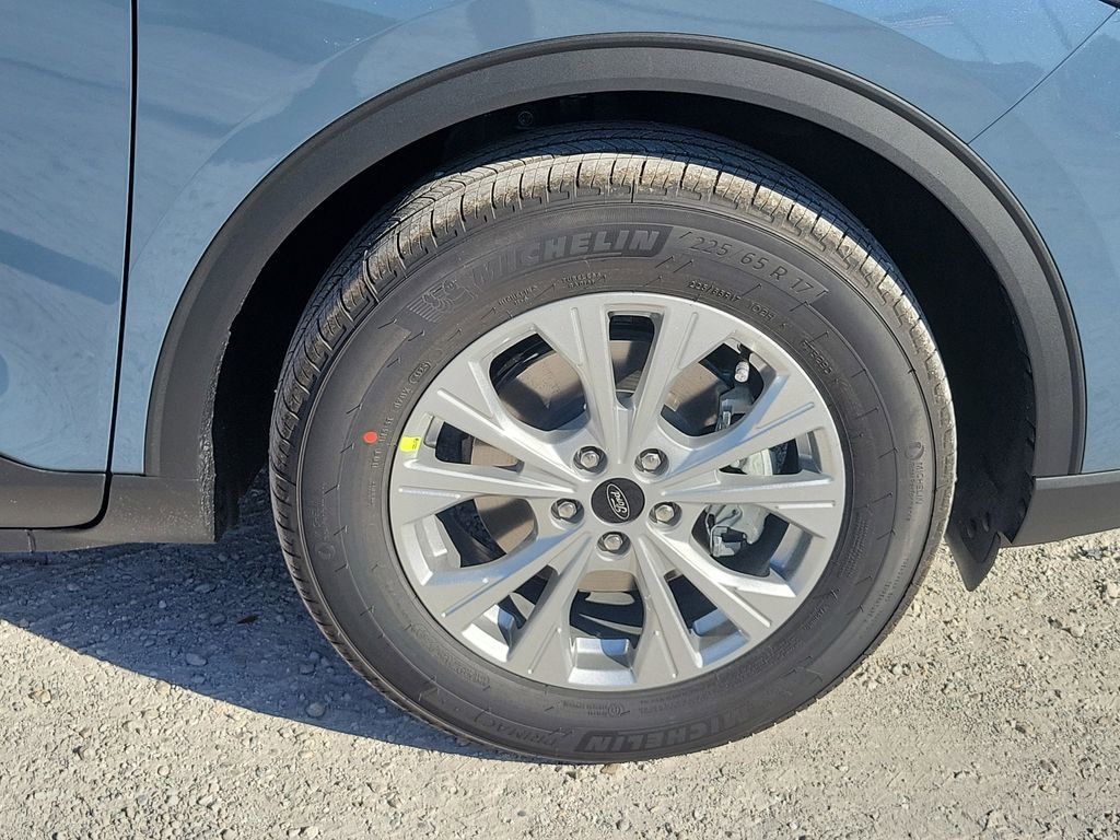 Ford Escape - Thumbnail 7