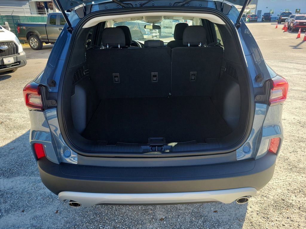 Ford Escape - Thumbnail 9