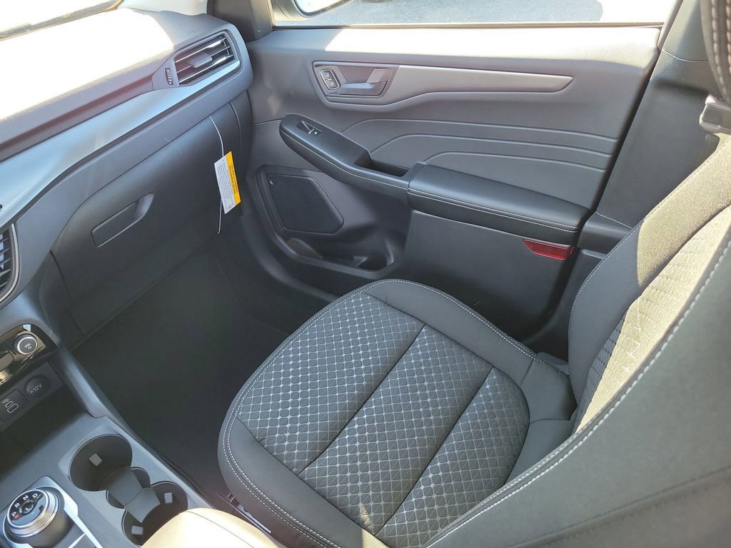 Ford Escape - Thumbnail 15