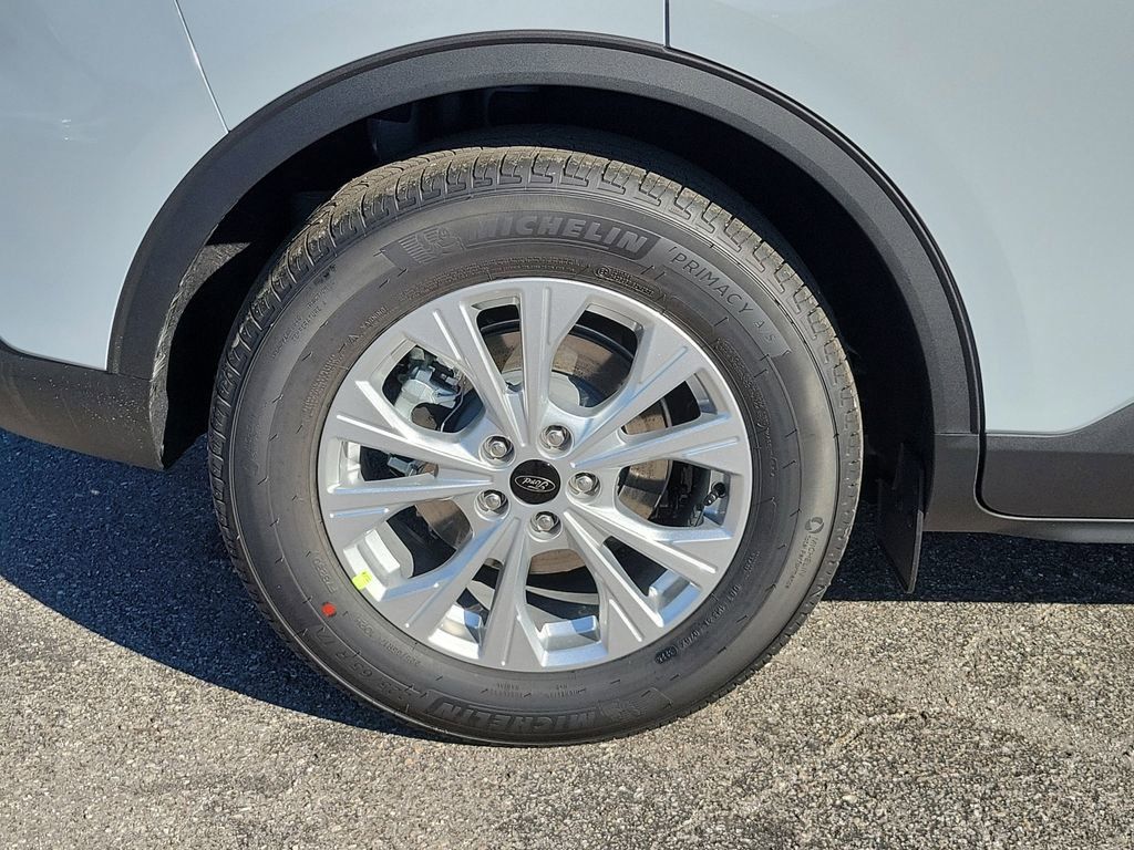 Ford Escape - Thumbnail 5