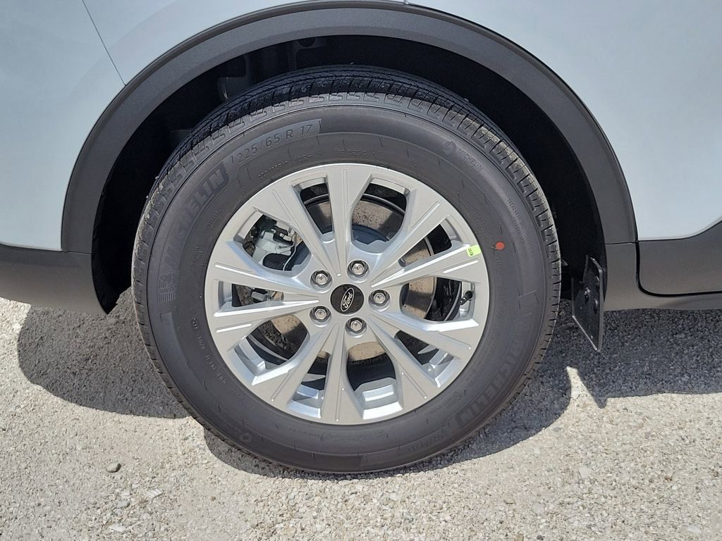 Ford Escape - Thumbnail 5