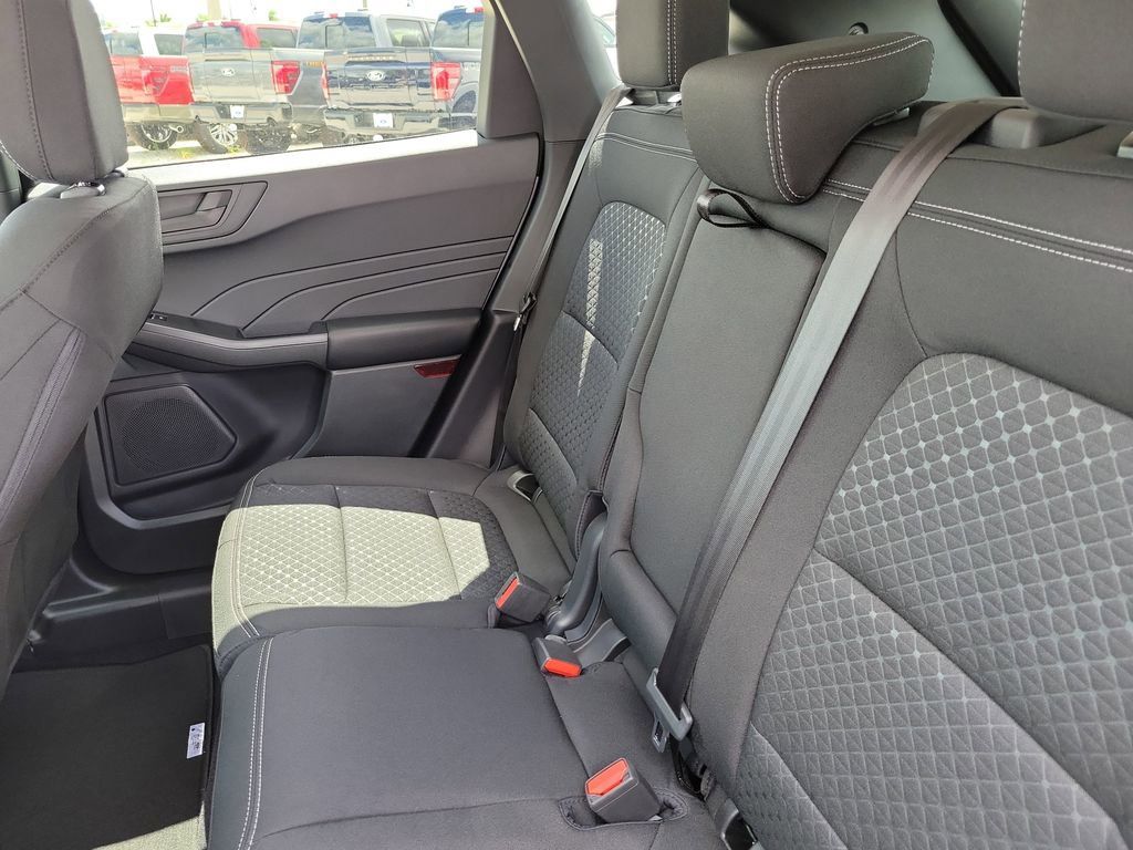 Ford Escape - Thumbnail 11