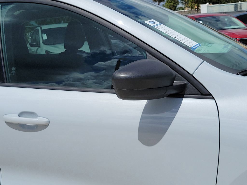 Ford Escape - Thumbnail 6