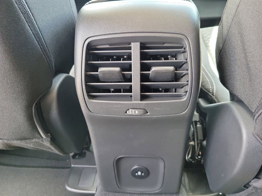 Ford Escape - Thumbnail 12