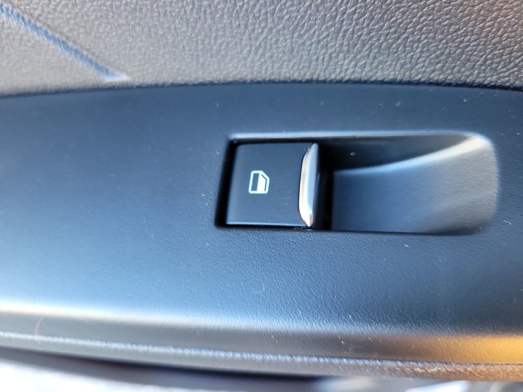 Ford Escape - Thumbnail 18