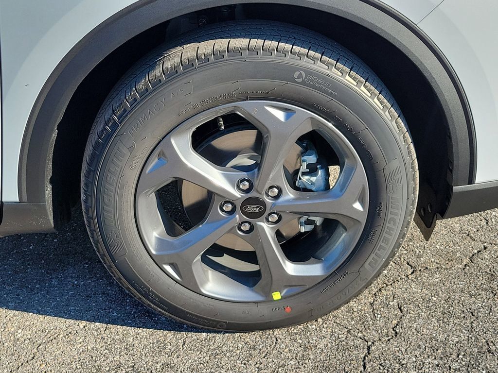 Ford Escape - Thumbnail 7