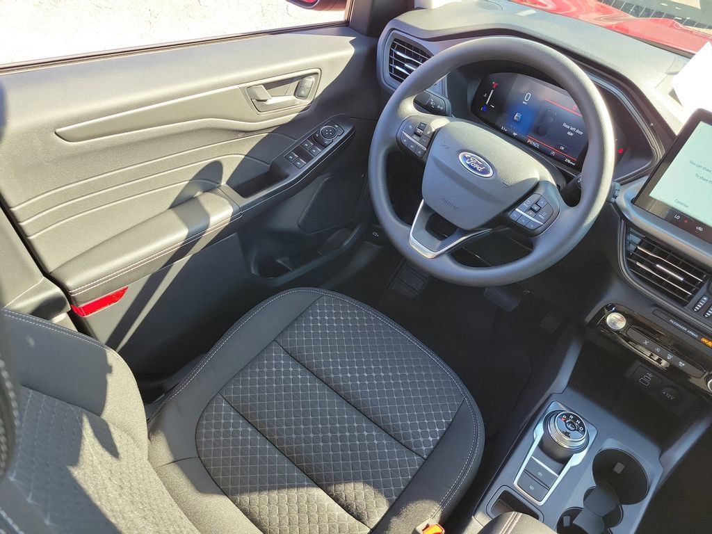 Ford Escape - Thumbnail 14