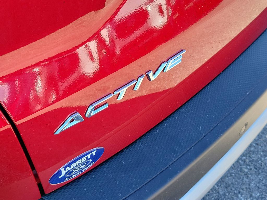 Ford Escape - Thumbnail 8