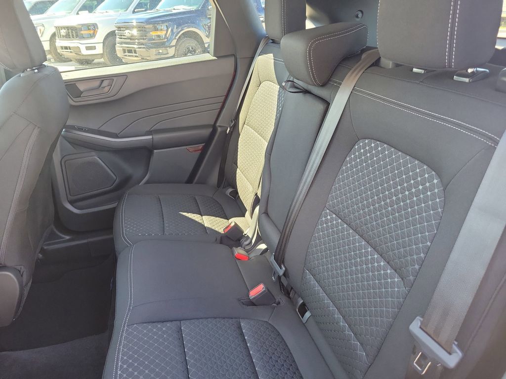 Ford Escape - Thumbnail 11