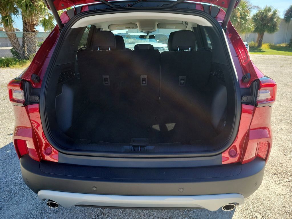 Ford Escape - Thumbnail 9