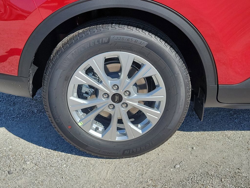 Ford Escape - Thumbnail 5