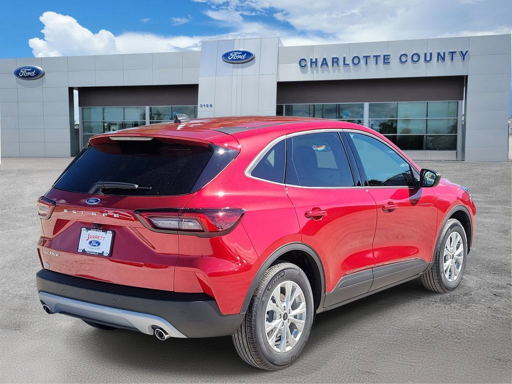 Ford Escape - Thumbnail 4