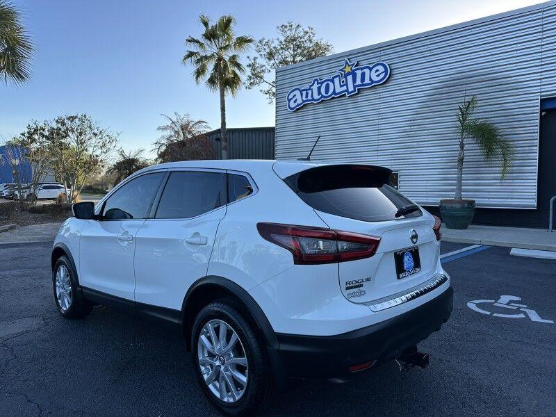 Nissan Rogue Sport - Thumbnail 3