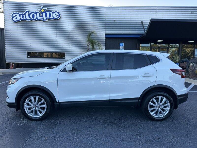 Nissan Rogue Sport - Thumbnail 2