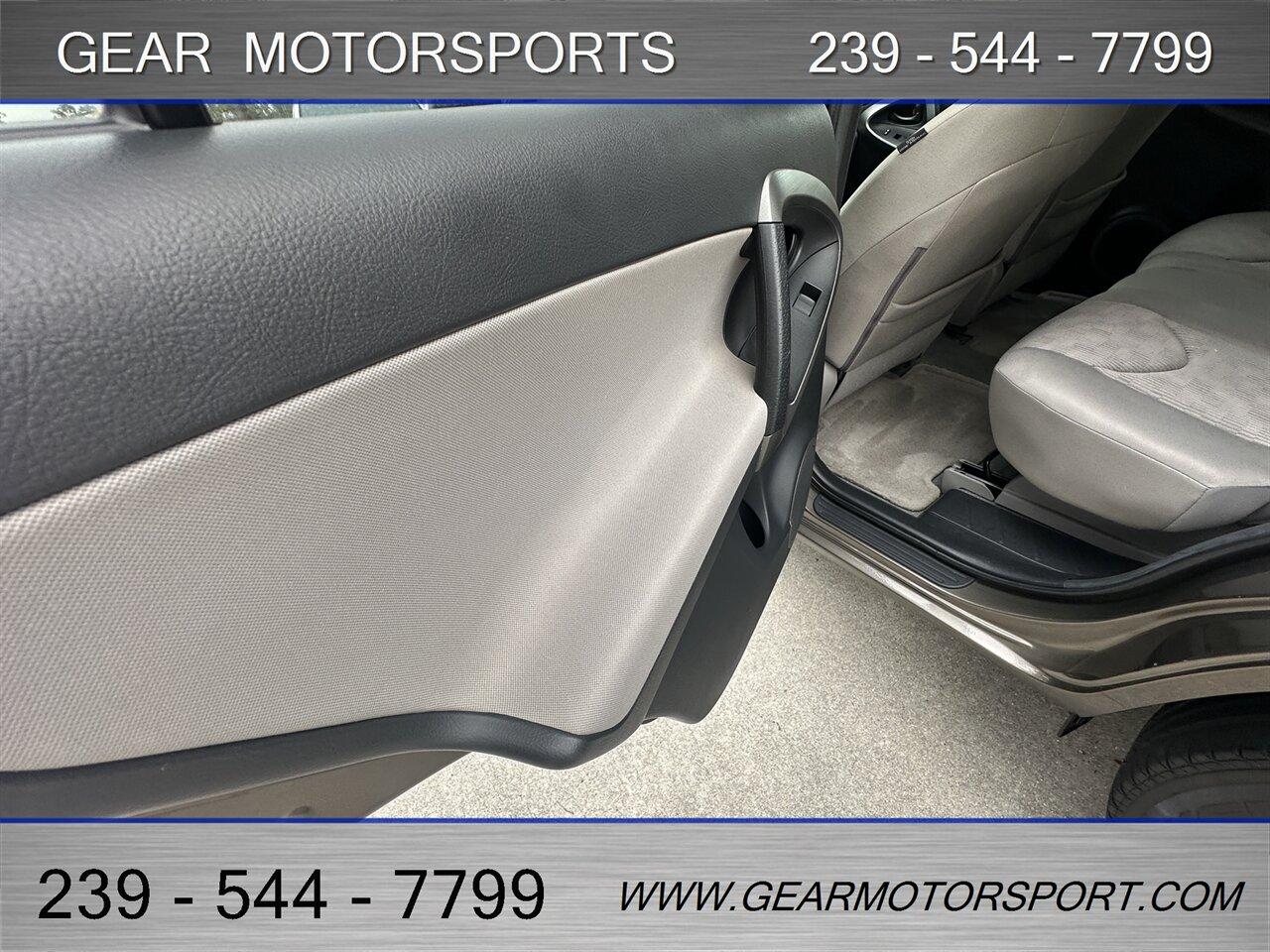 Toyota Rav4 - Thumbnail 16