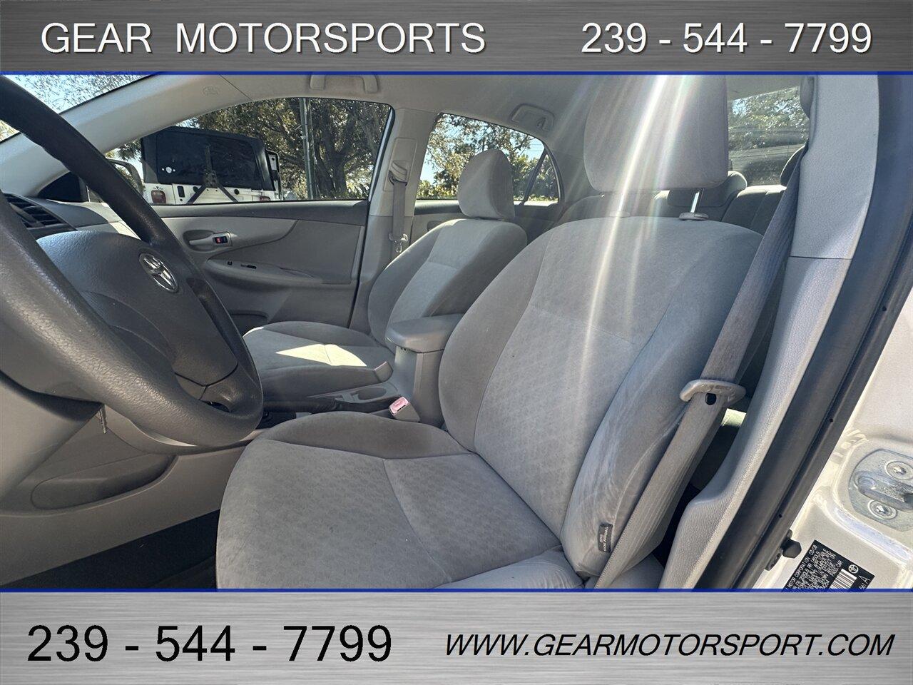 Toyota Corolla Le - Thumbnail 11