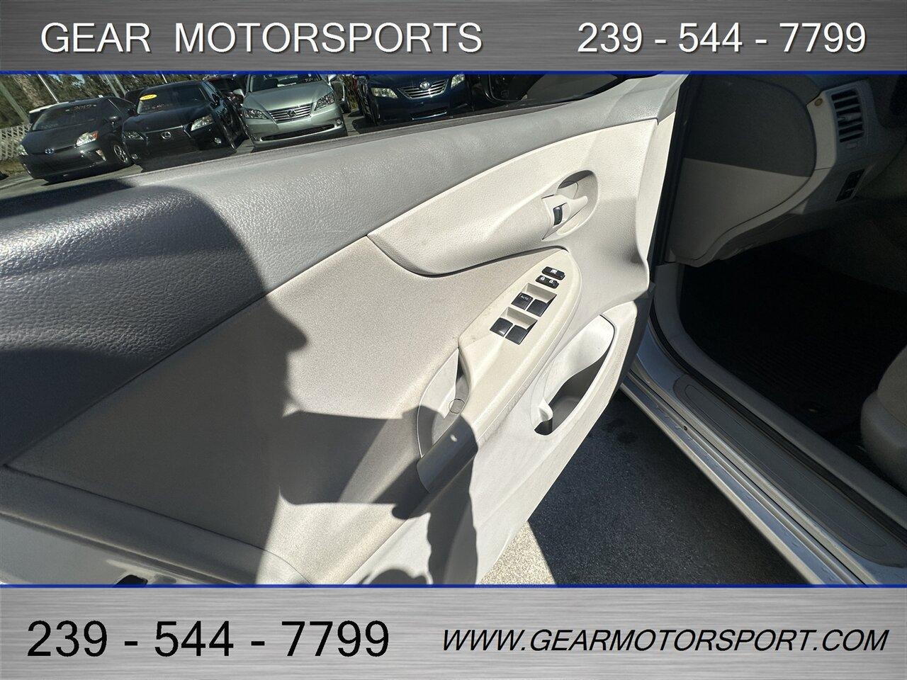 Toyota Corolla Le - Thumbnail 10