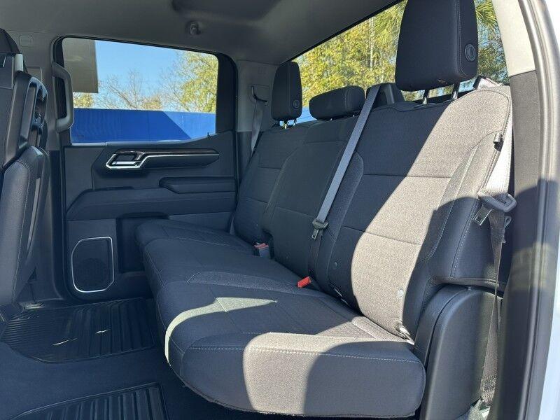 Chevrolet Silverado 1500 - Thumbnail 16