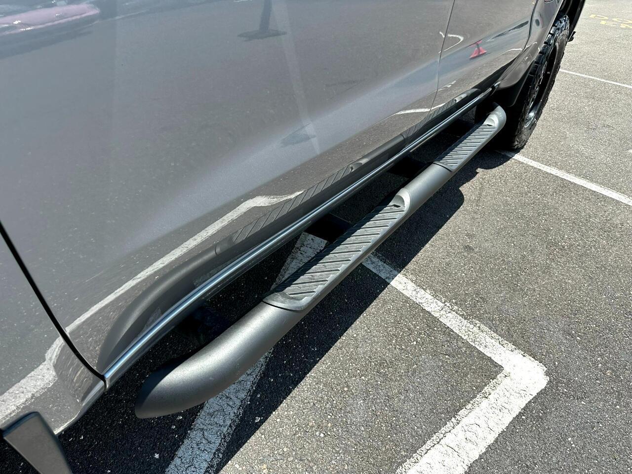 Chevrolet Silverado 1500 - Thumbnail 12