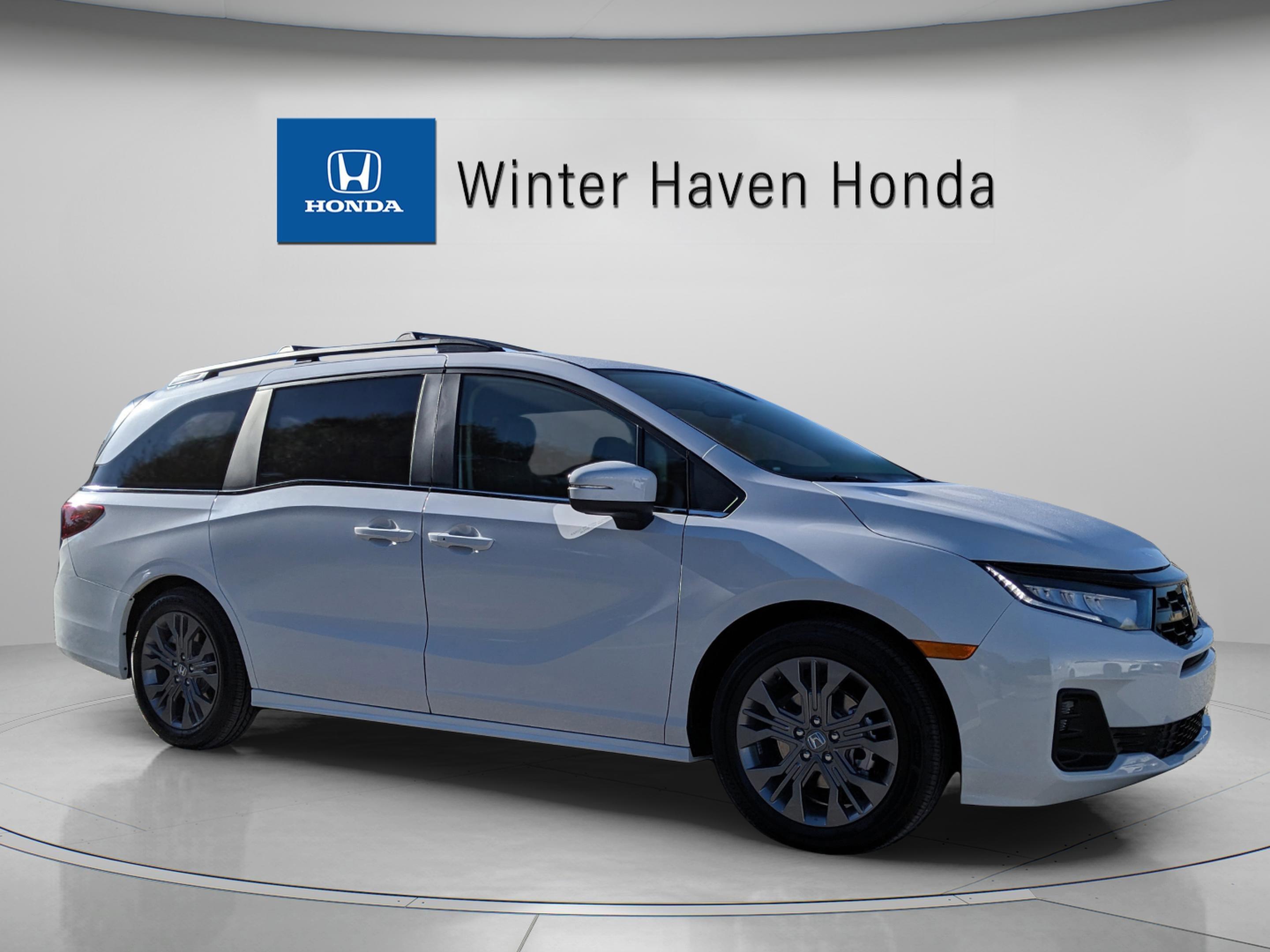Honda Odyssey Touring - Thumbnail 2