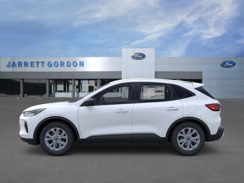 Ford Escape - Thumbnail 3