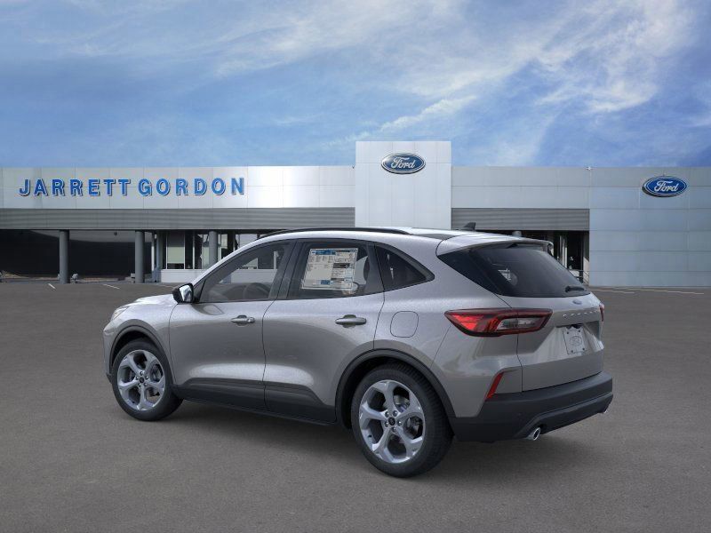 Ford Escape - Thumbnail 4