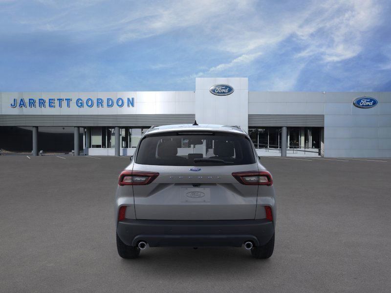Ford Escape - Thumbnail 5