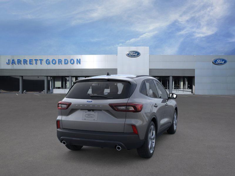 Ford Escape - Thumbnail 8