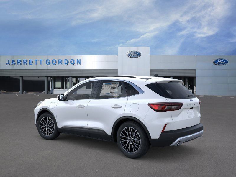 Ford Escape - Thumbnail 4