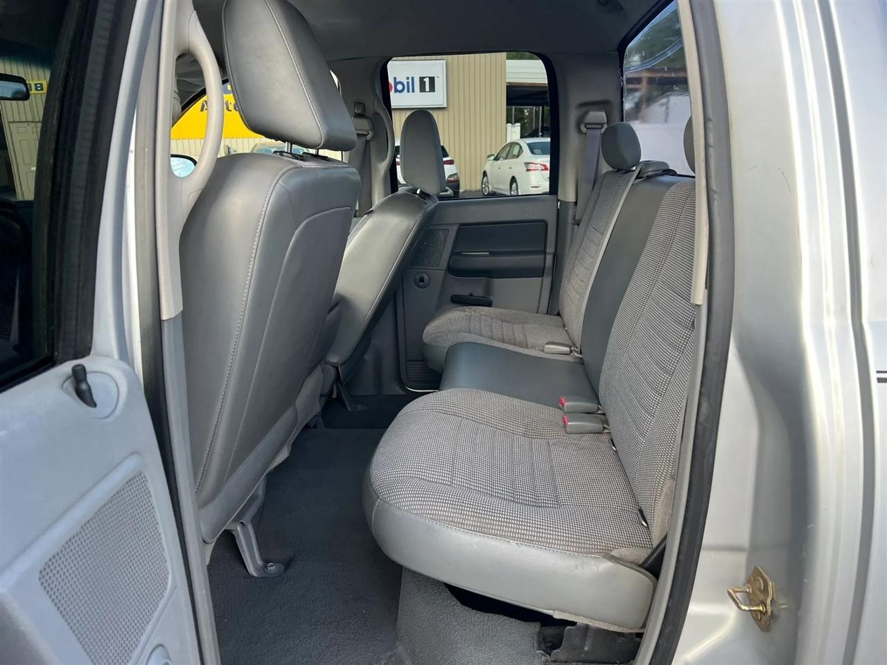 Dodge Ram 1500St Quad Cab 2Wd - Thumbnail 12