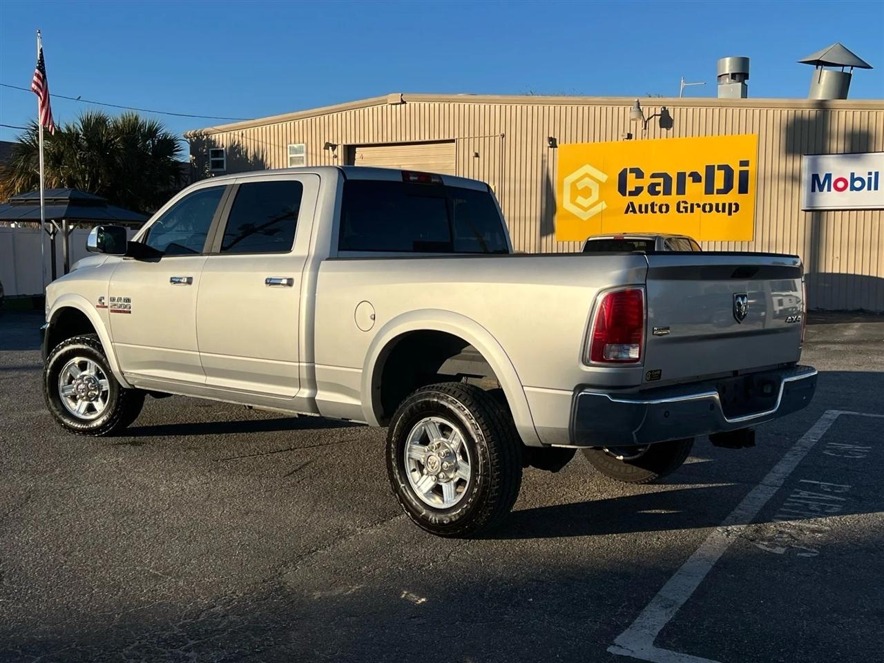 Ram 2500Laramie Crew Cab Swb 4Wd - Thumbnail 6