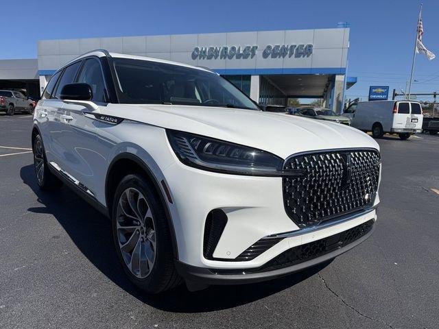 Lincoln Aviator Premiere - Thumbnail 2