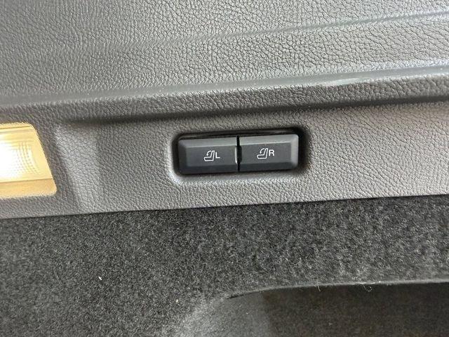 Lincoln Corsair Reserve - Thumbnail 12