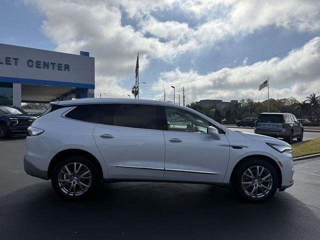 Buick Enclave Essence - Thumbnail 9