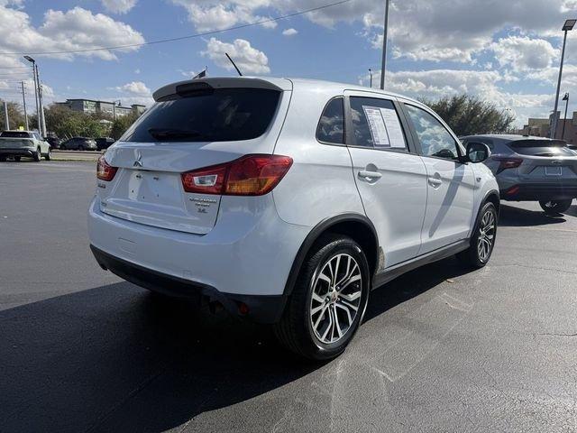 Mitsubishi Outlander Sport Es - Thumbnail 8