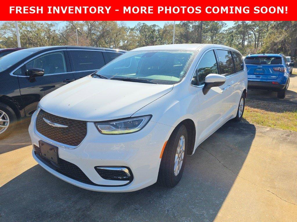 Chrysler Pacifica - View 1