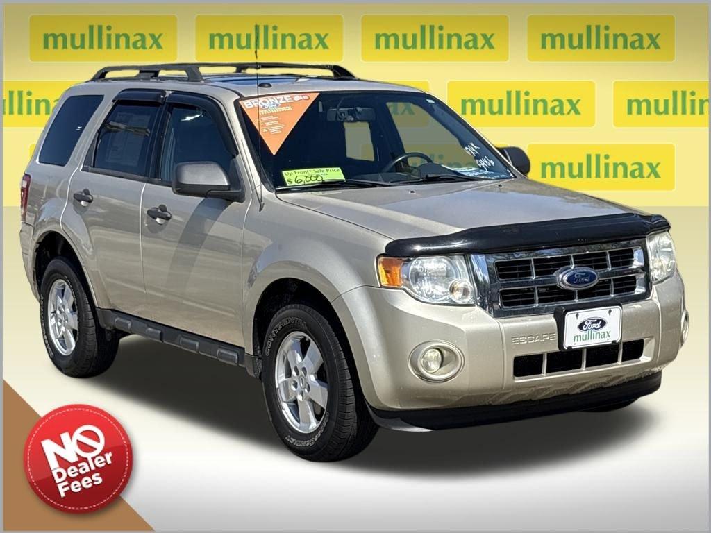 Ford Escape Xlt - Thumbnail 2