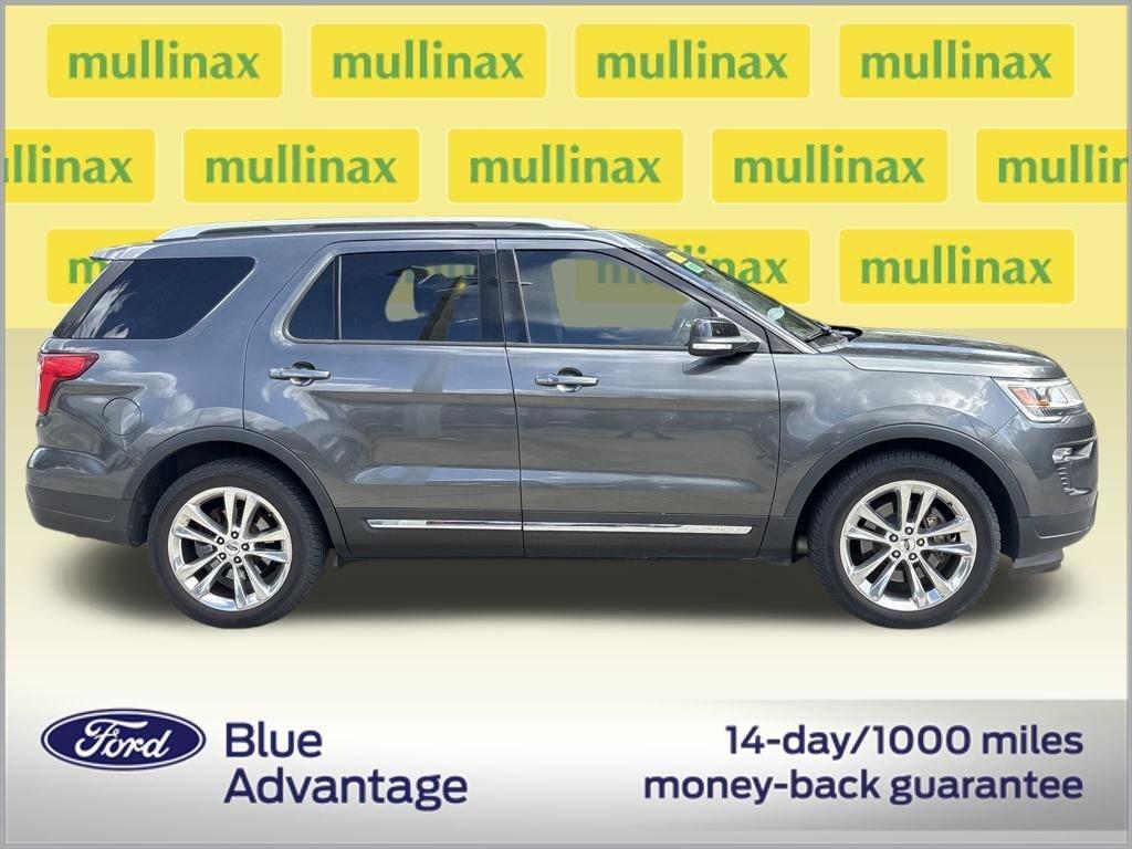 Ford Explorer Xlt - Thumbnail 3